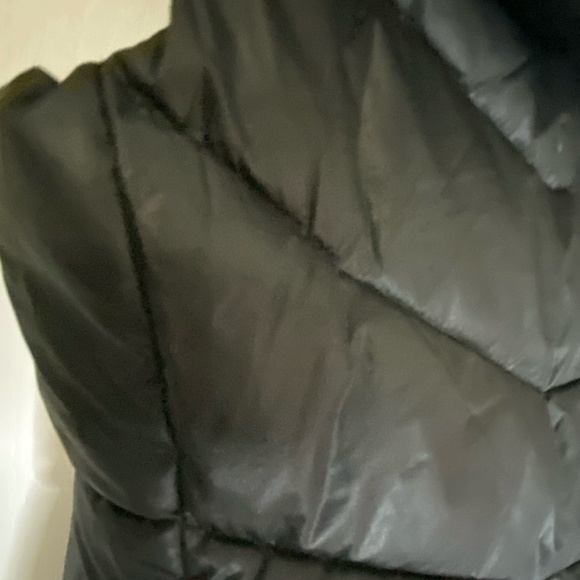 Gap Womens Black Faux Fur Lined Hooded Zip Up Puffer Vest. Sz- XS - Picture 7 of 13